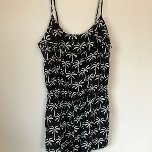 Palm tree black and white romper. NWOT.